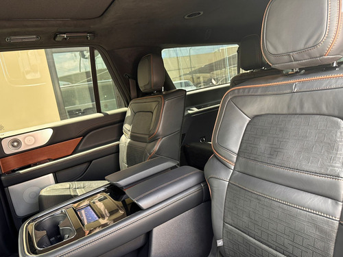 Lincoln Navigator 2024