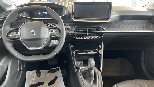 Imagen 25 de 25 de Peugeot 208 Feline Tiptronic