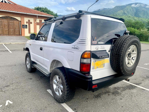 Imagen 2 de 14 de Toyota Prado Meru