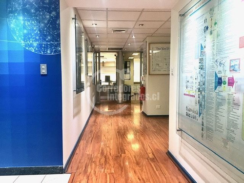 Imagen 2 de 16 de Oficina En Venta En Santiago