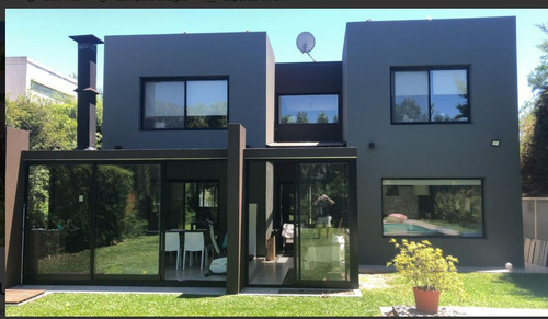 Casa Con Muy Buena Ubicación En Altos De Hudson I