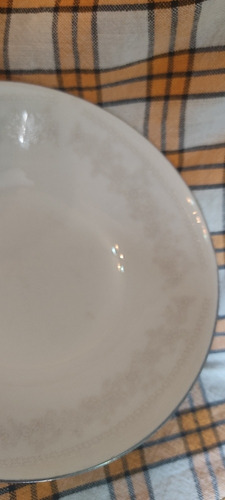 35 Pieza Vajilla Porcelana, Borde Bordado/filo Plata (Usado)