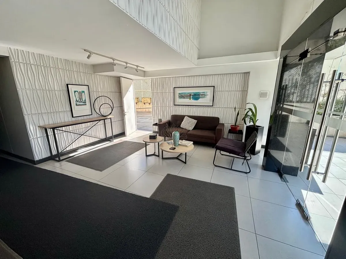 Imagen 2 de 28 de Excelente Departamento Rotonda Atenas - Las Condes