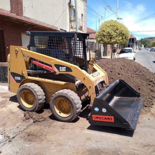 Implemento Pala Frontal Pecarí - Minicargadora