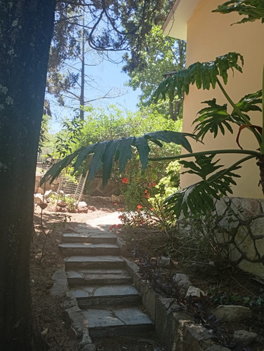 Casa En Las Sierras Chicas De Córdoba/ Agua De Oro/forestada, Cerca Al Rio. Zona Tranquila, Muy Segura A 30 Min De Córdoba