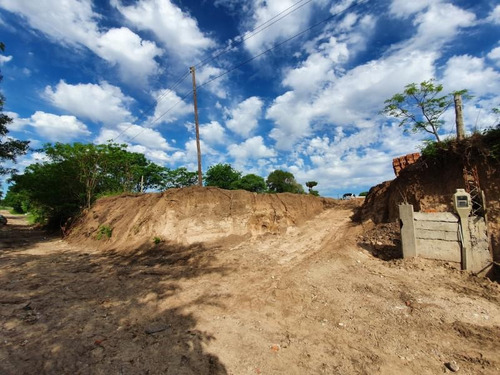 Imagen 6 de 8 de Amplio Terreno De 1.160 M2, A Una Cuadra Del Bv Lavalle - Financiado En Hasta En 12 Cuotas !!