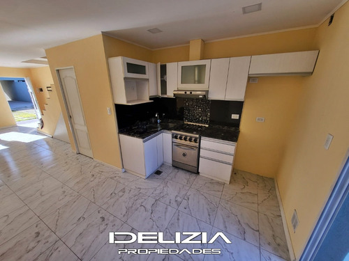 Venta De Duplex En Ituzaingo Norte
