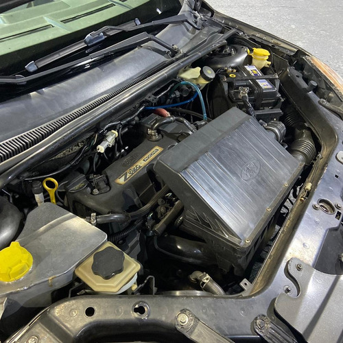 Imagen 11 de 12 de Ford Fiesta Max Sinc Año 2010
