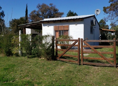 Vendo Casita Y 2 Apartamentos A 3 Cuadras De Playa