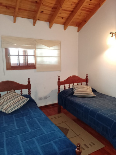 Imagen 4 de 24 de Venta De Chalet En Adrogué