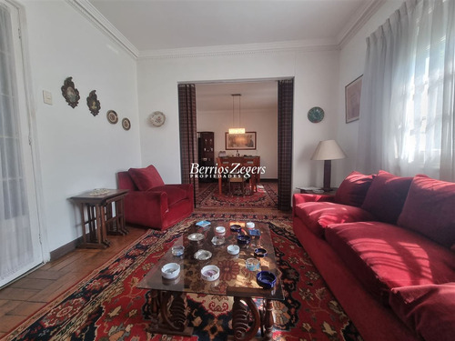 Casa En Venta De 3 Dorm. En Ñuñoa