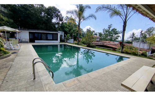 Casa En Venta Urb El Placer 5h/6b/3p Piscina