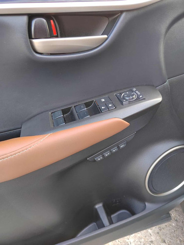 Imagen 10 de 14 de Lexus Nx300h .