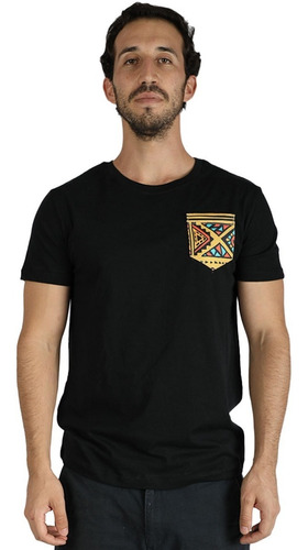 Playera Cuello Redondo Hombre Negra Bordado Bolsillo Jaguar