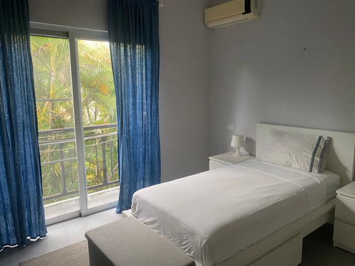 Apartamento En Alquiler En Cocotal Golf & Country Club, Bávaro, Punta Cana, 140m2, 3 Hab. 1 Parqueo, Cuenta Con Campo De Golf, Casa Club, Acceso A Playa, Seguridad, Un Paraíso.