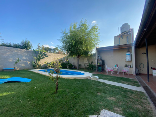 Casa - Barrio El Quinto - Ciudad De Lujan