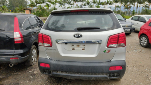 Imagem 5 de 5 de Sucata Kia Sorento 2.4 16v 4cc 2012 Prata