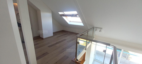 Departamento Semipiso En Alquiler En Acassuso, San Isidro, G.b.a. Zona Norte