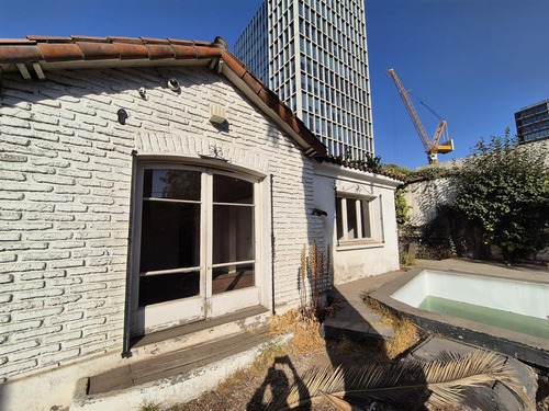 Casa En Venta De 4 Dorm. En Vitacura