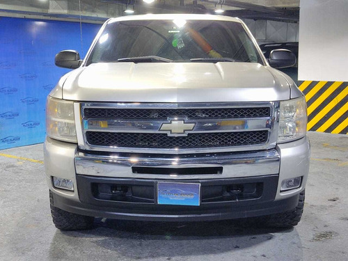 Imagen 2 de 11 de Chevrolet Silverado Lt 4x4