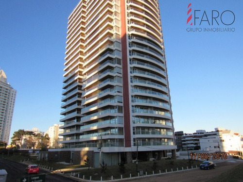 Imagen 19 de 30 de Apartamento En La Brava 2 Y 1/2 Dormitorios Con Terraza Y Garage - Punta Del Este Brava