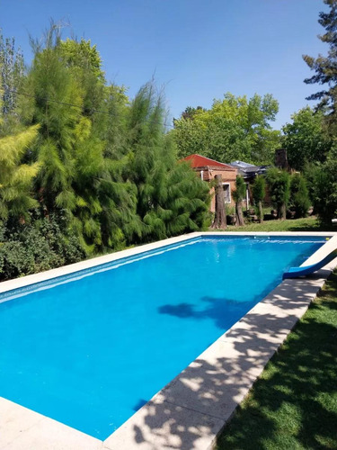 Casa En Venta - 4 Dormitorios 2 Baños - Cocheras - 908mts2 - Tortuguitas