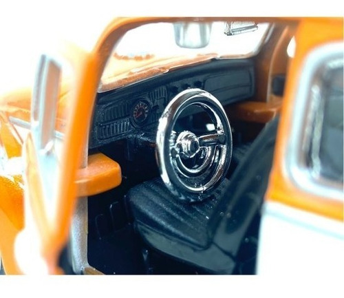 Sedán Beetle en miniatura de 1966 con portaequipajes con motor 1/24