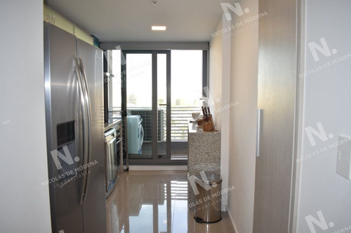 Imagen 10 de 30 de Departamento Con Linda Vista A Playa Mansa. - Punta Del Este Mansa