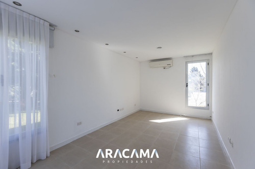 Casa En Venta En Brickland - Canning