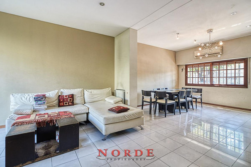 Venta Mataderos Montiel 1900 Casa 5 Ambientes Terraza Garaje