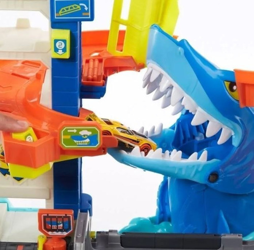 Imagen 4 de 5 de Pista Hot Wheels City Escape Del Salto Del Tiburón Ataque Color Multicolor