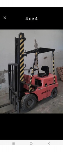 Autoelevador Marca Clark Motor Renault Naftero Torre Doble
