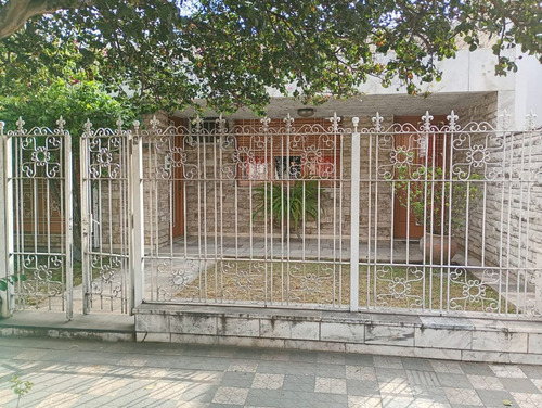 Casa 2 Dorm Monseñor P Cabrera