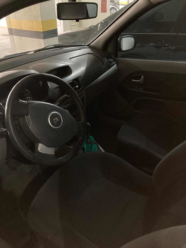 Imagem 5 de 5 de Renault Symbol 2011 1.6 16v Privilège Hi-flex 4p