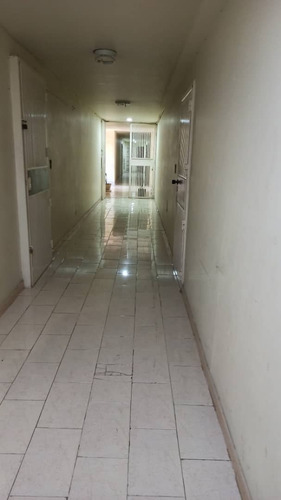 Imagen 8 de 13 de Cristian Guedez Vende Amplio Apto En Urb Las Acacias A Paso De Av. Bolivar