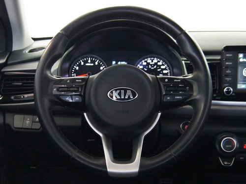Imagen 11 de 15 de Kia Rio Hb Ex Pack 2019 Rojo