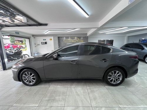 Mazda 3 Touring Híbrido AT 2.0 2023