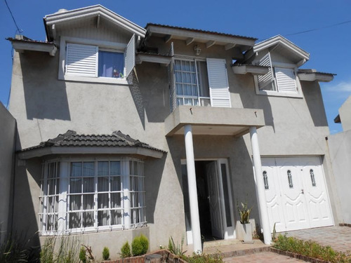 Imagen 1 de 10 de Casa En Venta En Quilmes