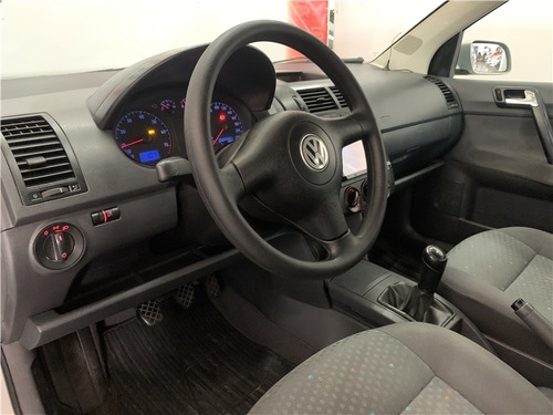 Imagem 10 de 14 de Volkswagen Polo 1.6 Mi 8v Flex 4p Manual