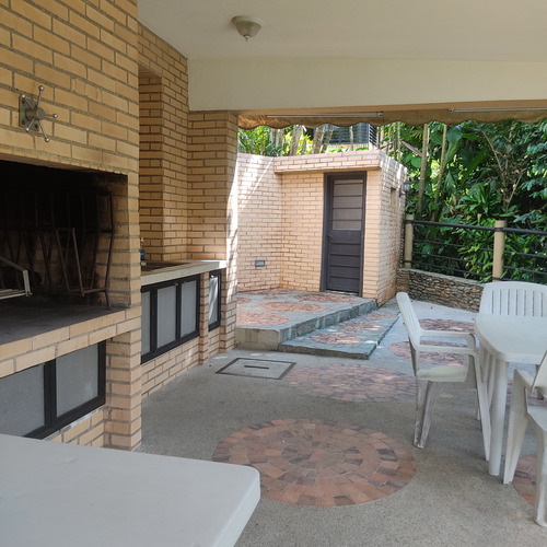 Silvia Jaramillo Vende Elegante Casa Monteclaro Lagunas