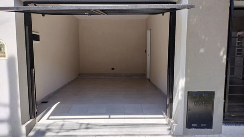 Olivos - Ph Al Frente De 3 Ambientes Con Cochera Totalmente Remodelado A Nuevo