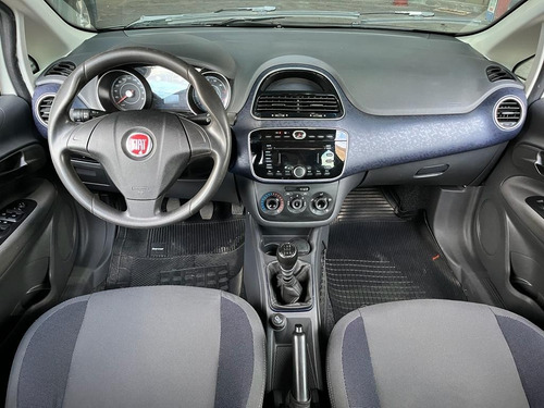 Imagem 9 de 13 de Fiat Punto 1.4 - Attractive Italia - 2013 - 128.000km