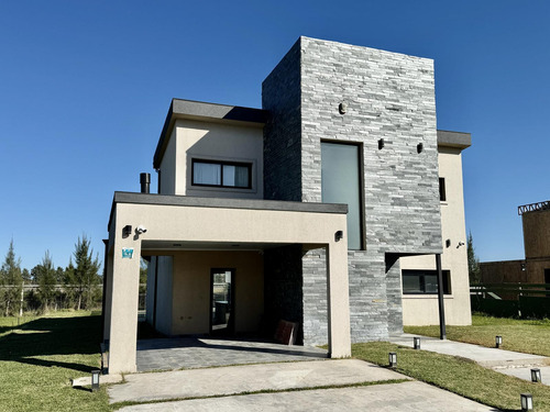 Oportunidad Casa 4 Ambientes Con Pileta En Lares De Canning