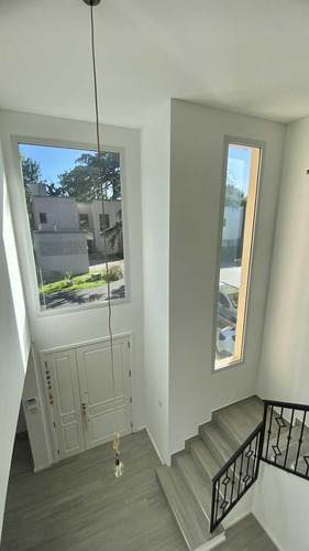Casa En Barrio Cerrado La Morada Juan Bautista Alberdi Al 2300 -muñiz