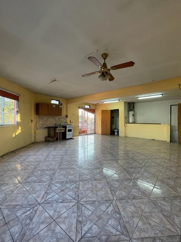 Local En Venta En Moron Sur
