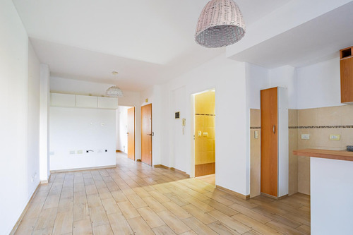 Venta Depto 2 Amb Contrafrente Con Balcon Villa Pueyrredon