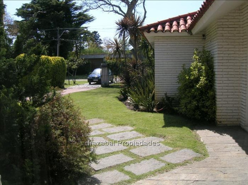 Excelente Casa En Venta En Carrasco Sur