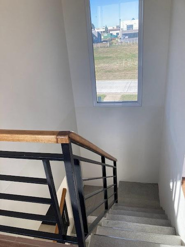 Imagen 21 de 30 de Venta Casa De Diseño En Barrio La Alameda - Canning