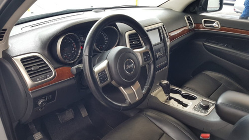 Imagen 9 de 11 de Grand Cherokee 2011 5.7 Limited Premium V8 4x4