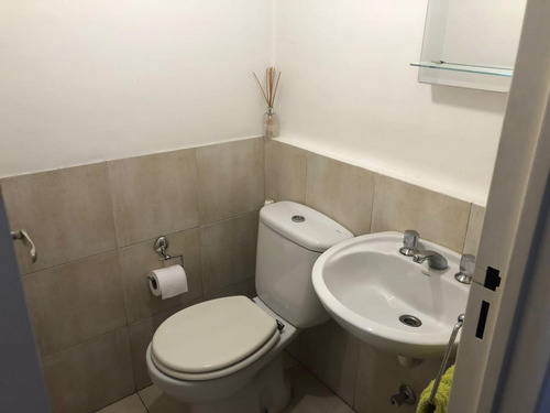 Excelente Departamento De 2 Ambientes Muy Amplio En Venta En Centro De Adrogué